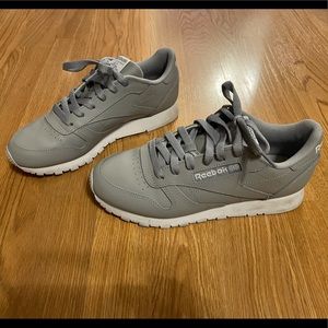 Grey Women’s Leather Classic Reebok sz 7.5